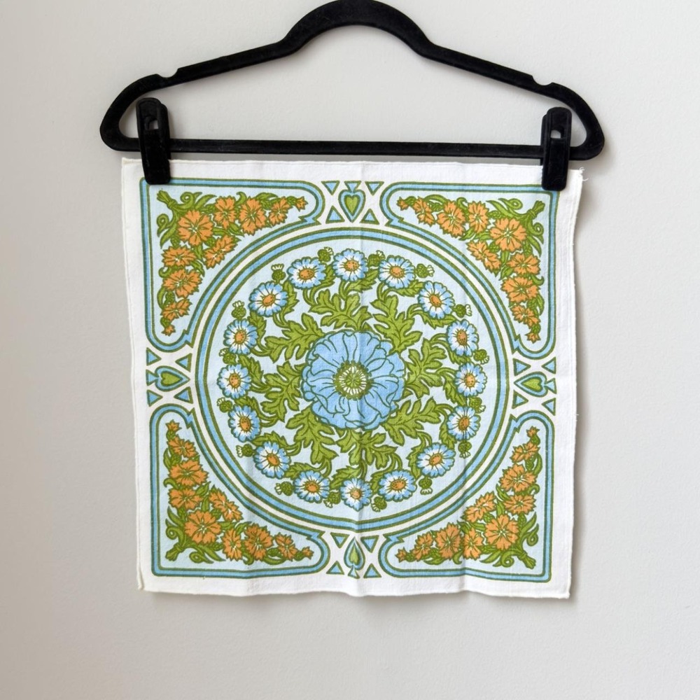 Vintage 1970s Boho Retro Floral Linen Tea Towel Scarf
